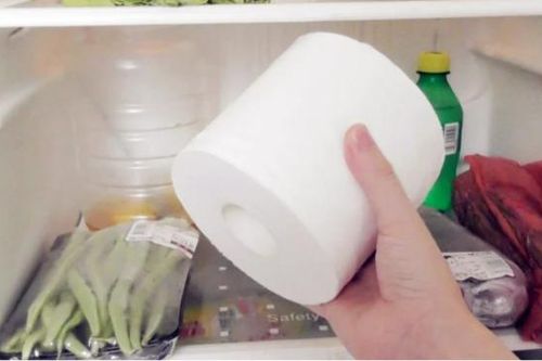 Đặt giấy cuộn vào tủ lạnh, hiệu quả bất ngờ chỉ sau một đêm