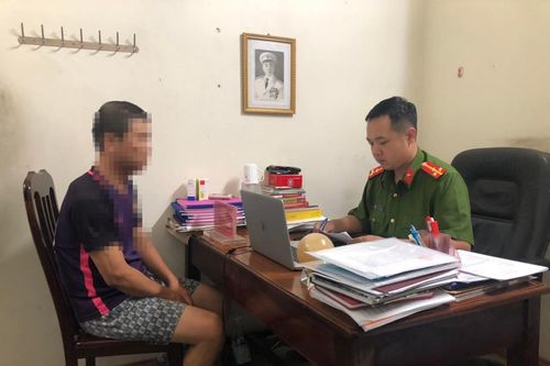Truy 'nóng' nhóm đối tượng ném chất bẩn vào nhà dân ở quận Hà Đông