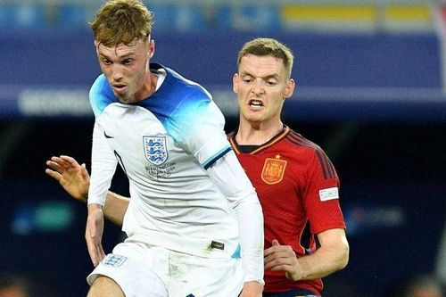 Bộ đôi sao Man City mâu thuẫn sau chung kết U21 EURO