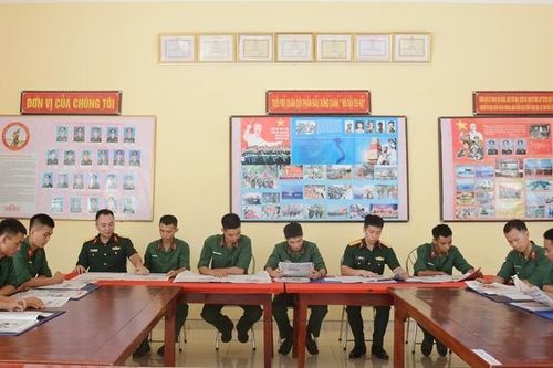 Niềm vui đọc sách, báo ngày nghỉ