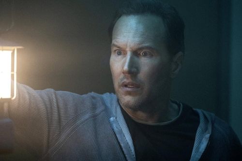 'Quỷ quyệt 5' vượt mặt 'Indiana Jones 5' về doanh thu