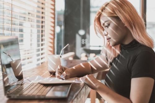 Điểm yếu khiến Gen Z khó giữ được việc làm