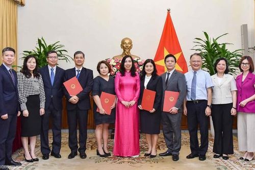 Điều động, bổ nhiệm nhân sự 6 Bộ, ngành