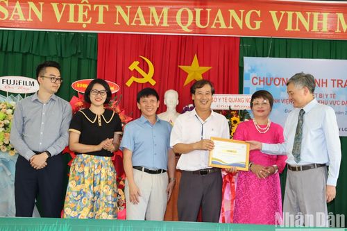 2 tỷ đồng thiết bị y tế tặng Bệnh viện đa khoa khu vực Đặng Thùy Trâm