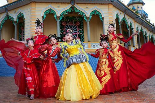 Độc đáo bộ sưu tập lấy cảm hứng từ chiếc khăn rằn Nam Bộ