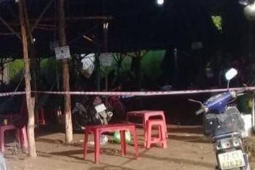 Vào quán cà phê trộm đồ, bị phát hiện và đâm chết người