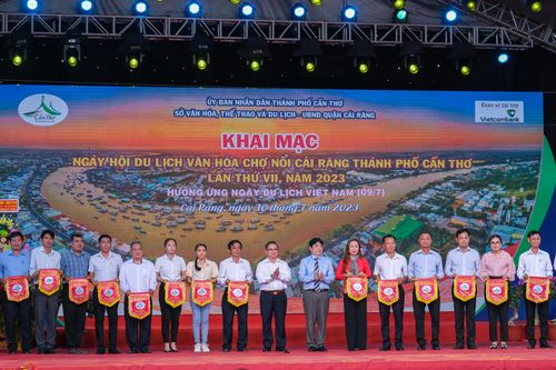 Cần Thơ khai mạc ngày hội Văn hóa Chợ nổi Cái Răng