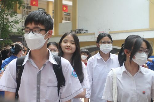 Nhiều lớp chuyên tốp đầu tại Hà Nội hạ điểm chuẩn