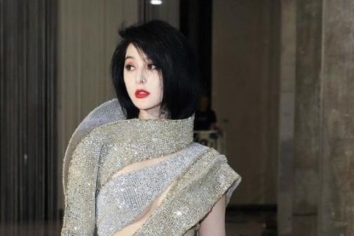 Phạm Băng Băng xinh đẹp, lộng lẫy cùng những mẫu đầm cao cấp tại tuần lễ thời trang Pháp
