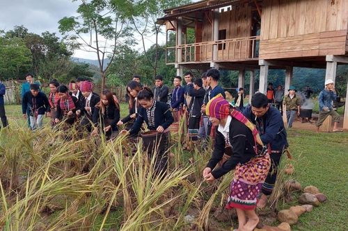 Tái hiện không gian văn hóa truyền thống đặc sắc của người Vân Kiều