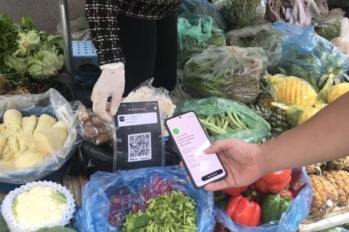 Hà Nội: Đi chợ thời 4.0, người dân không cần mang ví tiền