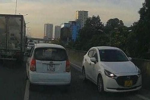 Hà Nội: Truy tìm xe ô tô quay đầu đi ngược chiều trên đường vành đai 3