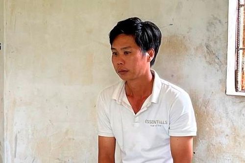 Người dân truy đuổi, quật ngã tên cướp giật trang sức của tiệm vàng