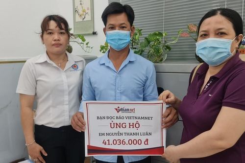 Trao hơn 41 triệu đồng cho thiếu niên bị liệt tứ chi vì tai nạn giao thông
