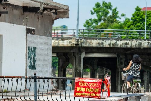 Tiến độ tháo dỡ 'rùa bò' tại các công trình vi phạm ở Công viên Tuổi trẻ