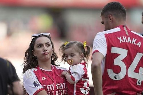 Granit Xhaka lên tiếng việc 'bỏ' Arsenal sang Leverkusen vì vợ