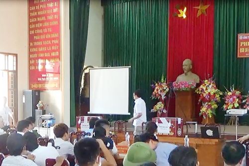 Người trong cuộc tiết lộ về 2 cha con cán bộ xã trúng đấu giá 43 lô đất