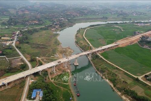 Dự án cải tạo cầu yếu trên quốc lộ vẫn khó khăn vì mặt bằng