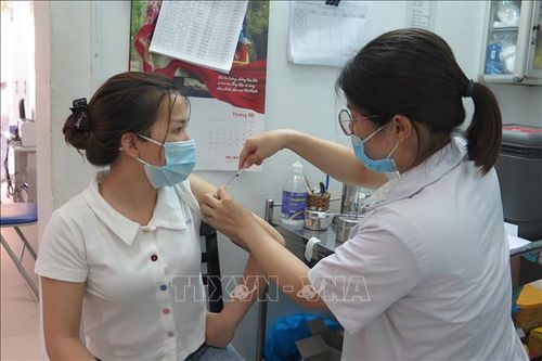 Khánh Hòa đảm bảo tiêm chủng đủ liều vaccine phòng COVID-19