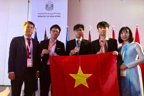 Tất cả thành viên đội tuyển quốc gia Việt Nam đoạt huy chương tại Olympic Sinh học quốc tế 2023
