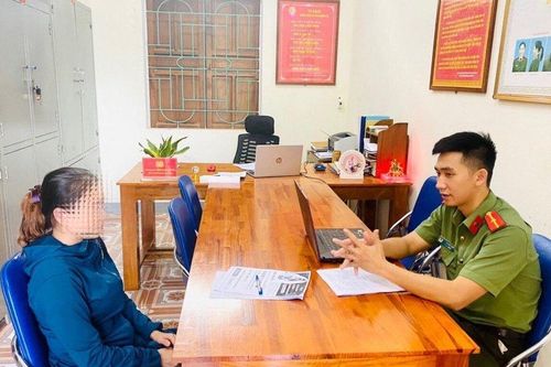 Người phụ nữ bị xử phạt vì 'báo chốt' giao thông trên facebook
