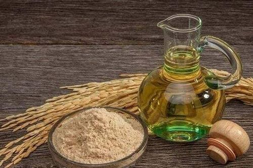 Mẹo tắm trắng rẻ và an toàn với cám gạo lần đầu tiết lộ