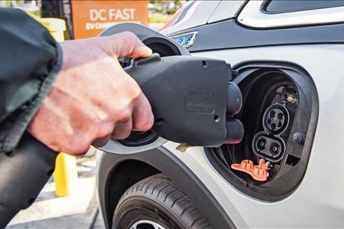 Dubai tăng trạm sạc xe điện lên 1.000 trạm vào năm 2050