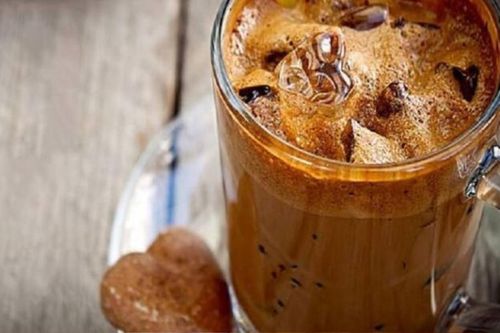 Trend 'cà phê nâu lắc' là gì mà đang khiến dân mạng rần rần chao đảo?
