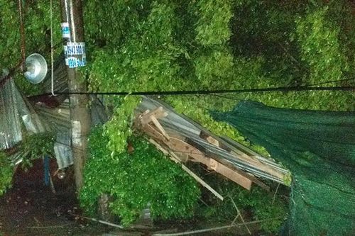 Mưa giông gây thiệt hại 10 căn nhà ở huyện Chợ Mới