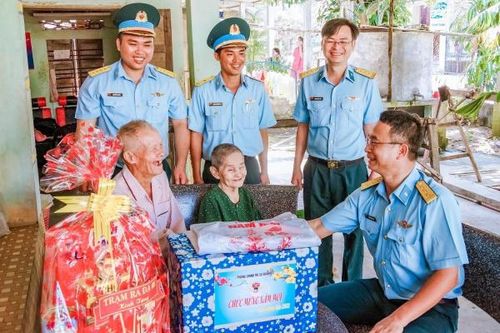 Sư đoàn Phòng không 377: Thực hiện hiệu quả công tác dân vận