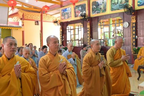 Bến Tre: Ban Trị sự Phật giáo H.Thạnh Phú cúng dường các trường hạ trong tỉnh