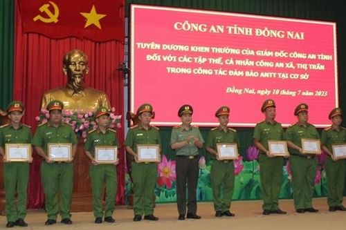 Đảng ủy, Giám đốc Công an tỉnh Đồng Nai đối thoại với Công an xã, thị trấn