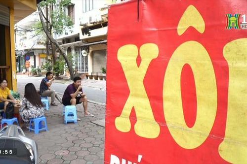 Thúng xôi lúa nơi góc phố