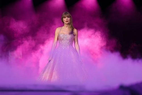 Lý do Taylor Swift khiến fan Việt sôi sục