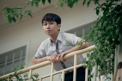 Chủ nhân ca khúc 'Đừng yêu nhầm Cô vy' tái xuất với loạt MV mới