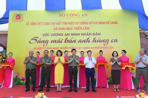 Trao giải Cuộc thi viết tìm hiểu tư tưởng Hồ Chí Minh về CAND