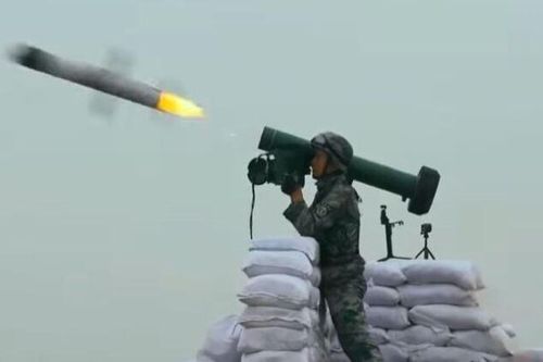 Bản sao tên lửa chống tăng Javelin do Iran sản xuất chính là Hồng tiễn 12 Trung Quốc?