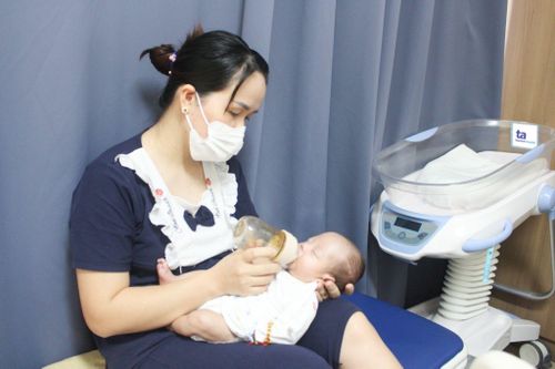 Chết lưu một thai, bé song sinh còn lại chào đời an toàn