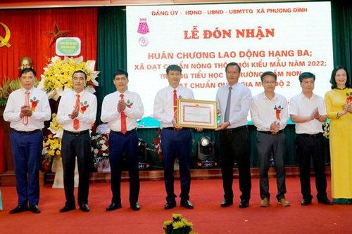 Hà Nội: Xã Phương Đình, Liên Trung (Đan Phượng) đạt chuẩn nông thôn mới kiểu mẫu
