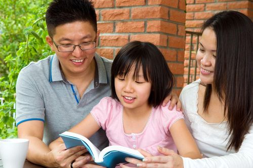 Con cái tuổi dậy thì thường cãi lại cha mẹ có phải là xấu?