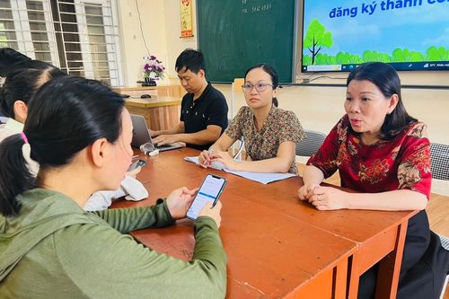 Phụ huynh Hải Phòng thuận lợi khi đăng ký tuyển sinh