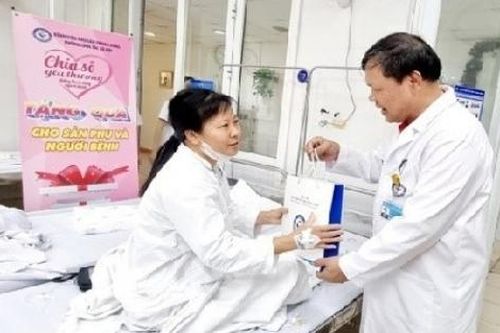 Bệnh viện Phụ sản Trung ương: Điều trị bằng trái tim - Chăm sóc bằng tấm lòng