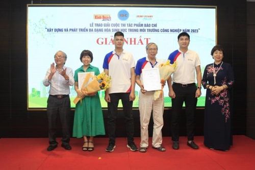 Trao giải cuộc thi Tác phẩm báo chí 'Xây dựng và phát triển đa dạng hóa sinh học trong môi trường công nghiệp'