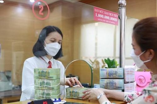 Tiền gửi ngân hàng cao kỷ lục: Sức hấp thụ vốn yếu