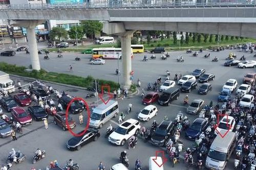 Bất cập trong phân luồng tại nút giao Mai Dịch