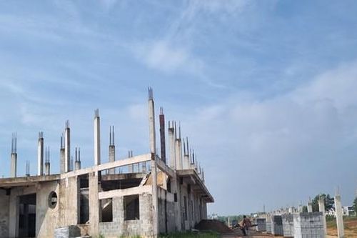 Trường học thi công 'túc tắc', hàng ngàn học sinh khu tái định cư phải đi học ké