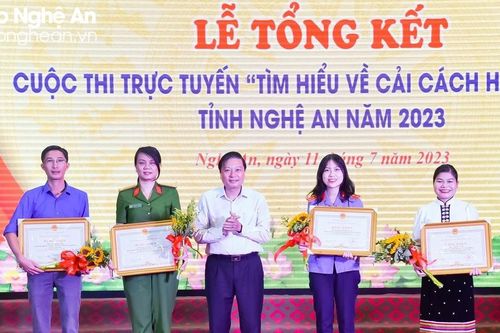 Trao 73 giải thưởng Cuộc thi trực tuyến 'Tìm hiểu về Cải cách hành chính' tỉnh Nghệ An năm 2023