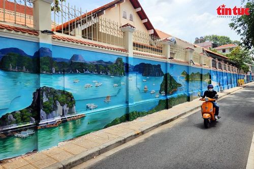 Ngắm đường tranh bích họa đẹp ngỡ ngàng ở TP Hồ Chí Minh