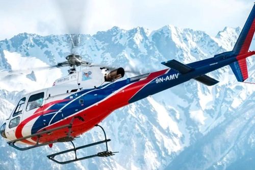 Trực thăng tham quan đỉnh Everest cao nhất thế giới gặp nạn, 5 người tử vong