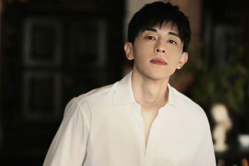 Đặng Luân tái xuất, từ bỏ giới giải trí để kết hôn với bạn gái ngoài ngành?